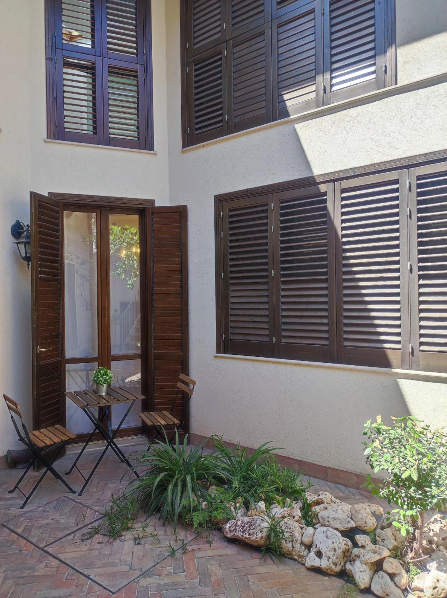 Via Cagliari Home Catánia Buitenkant foto